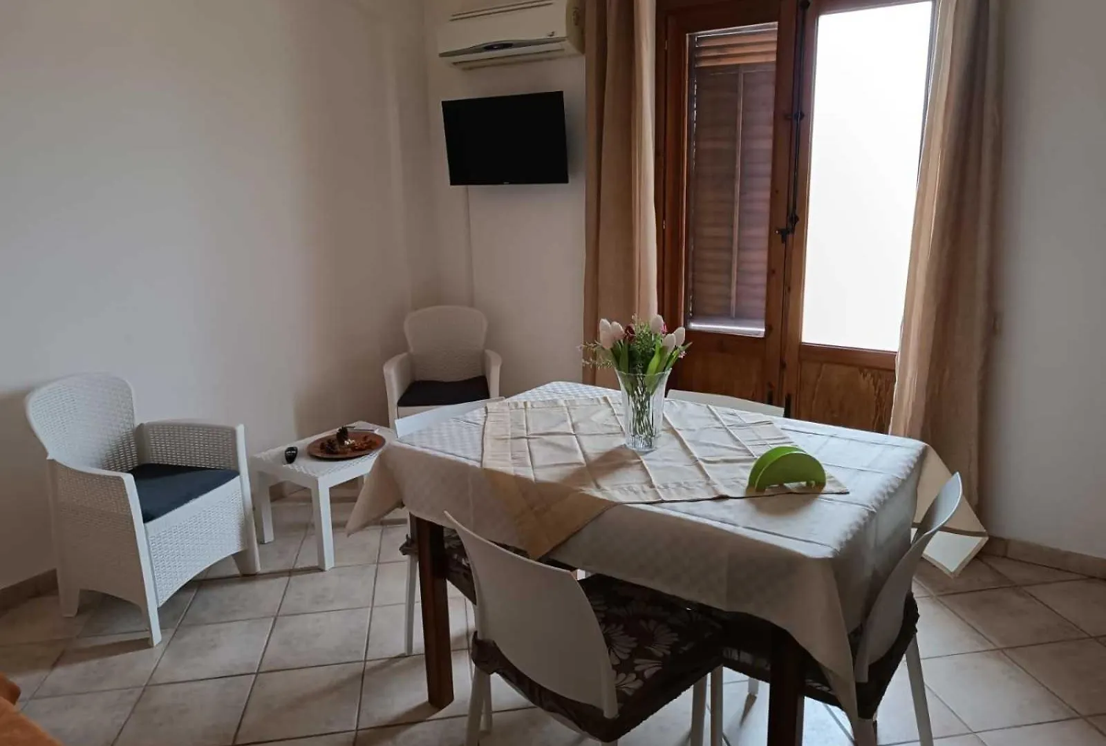 אלטאווילה מיליציה Alicudi Appartamento In Residence 0*, אלטאווילה מיליציה